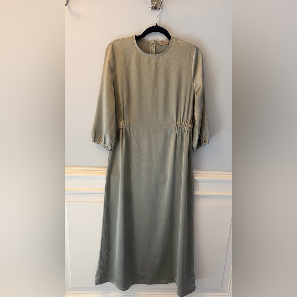 September Chic 3/4 Long Sleeve Women's Dress in Olive With Elastic At The Waist